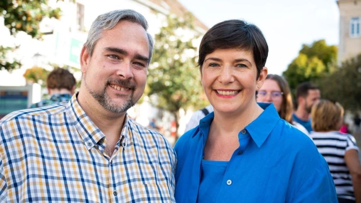Üzentek a dezertáló DK-s polgármesternek: Laci! Ne csinálj Krisztusból bohócot!