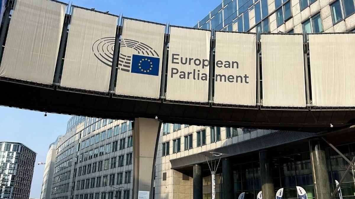 Íme az EU új költségvetése: a gazdák és a szegényebb régiók helyett megint a fegyvereké a szó