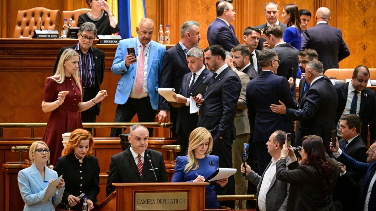 Totális a politikai káosz Romániában, óriási a tét a magyaroknak is