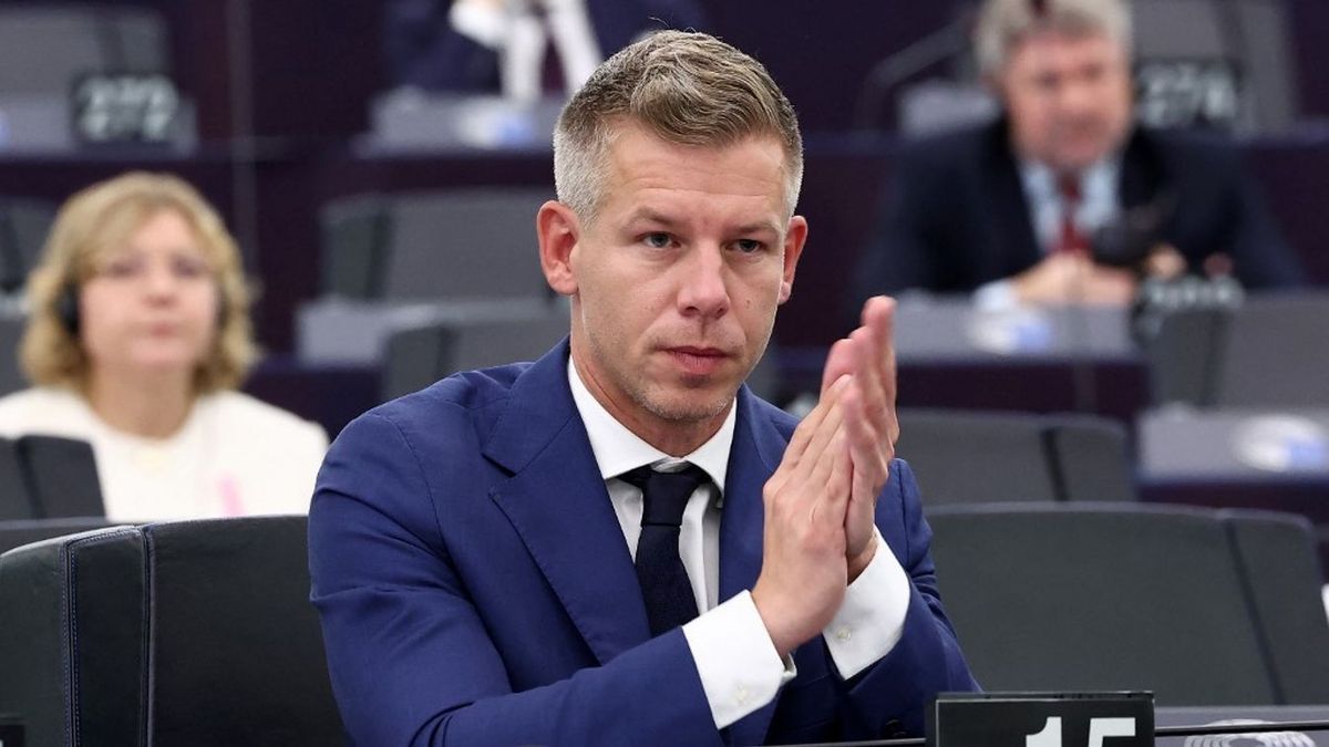 Miben különbözik a fülkeforradalom és a Tisza áradása?