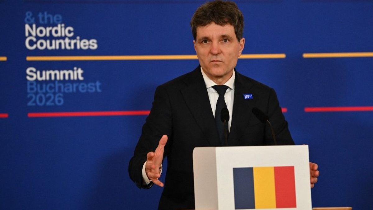 A román államfő egy éve: a szélsőjobbosok megfékezőjeként indult, most viszont nagy a baj