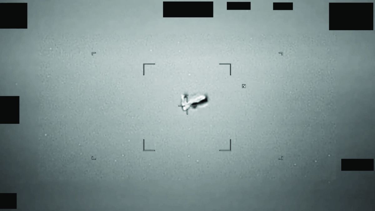 Trump ledobta a Pentagon UFO-aktáit: narancssárga gömbök, holdbéli anomáliák és „Szauron szeme” is előkerült
