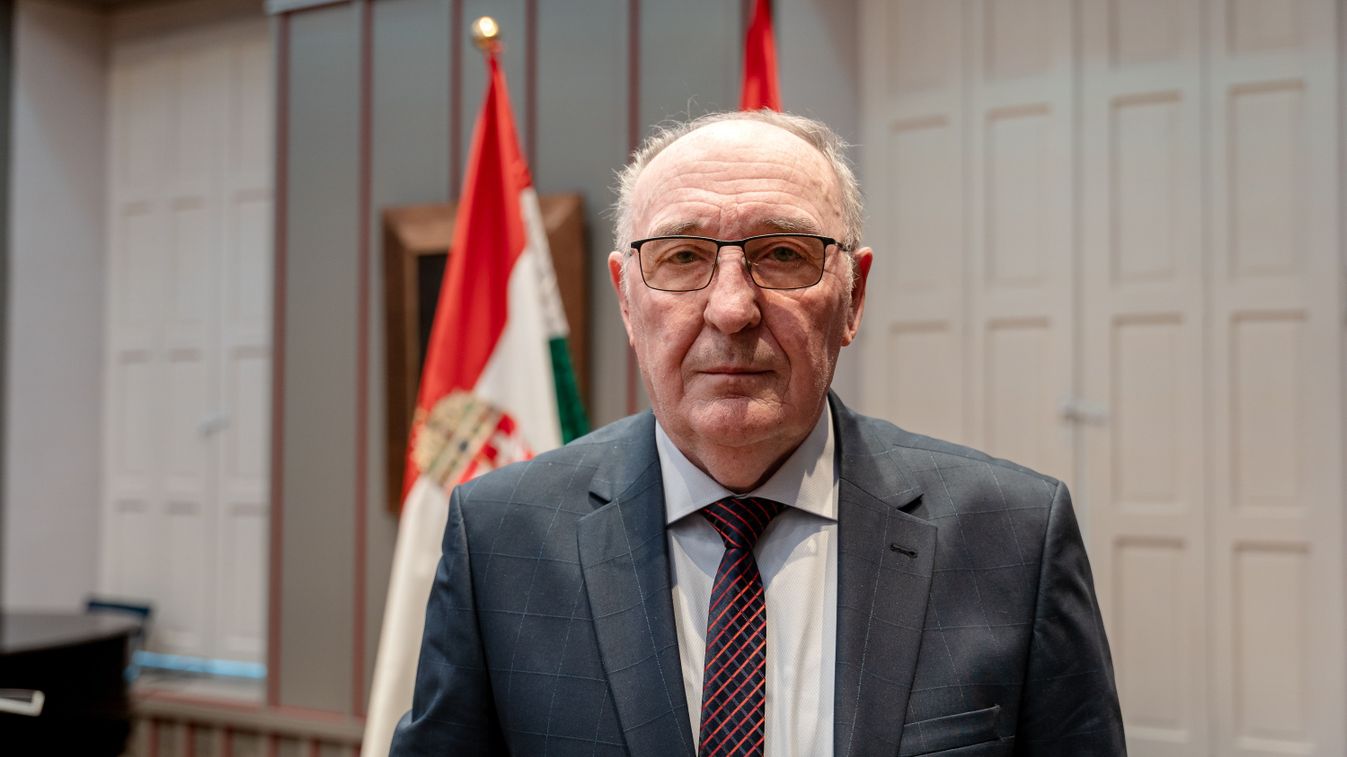 Könyvek, közösség, kitüntetések