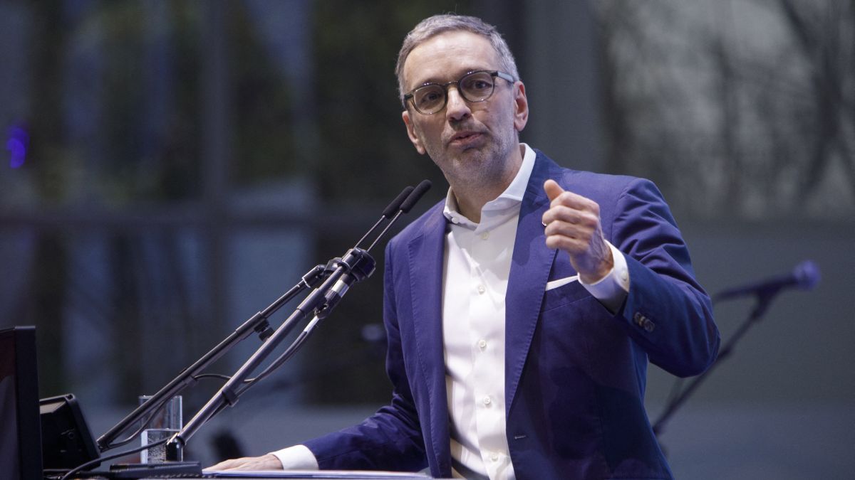 Rekordtámogatottságon az Osztrák Szabadságpárt és Herbert Kickl
