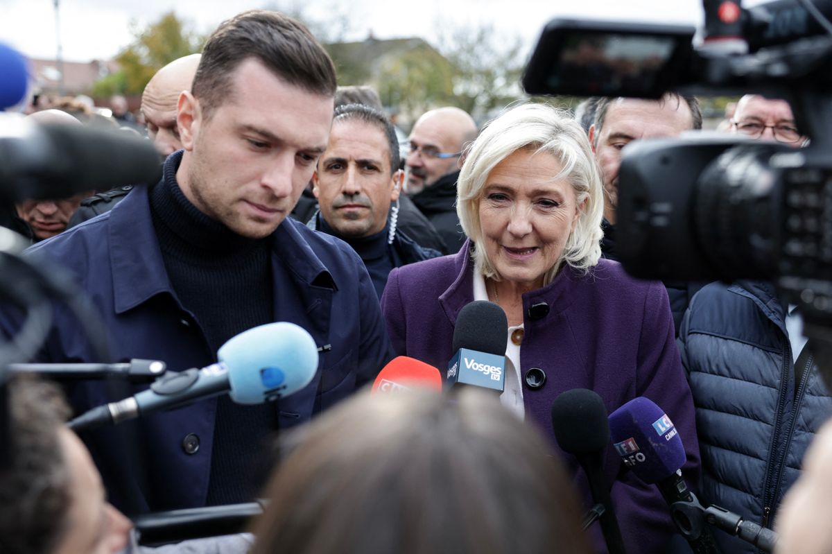 Franciaországban a Nemzeti Tömörülés lehet a legnagyobb nyertese a következő választásnak.