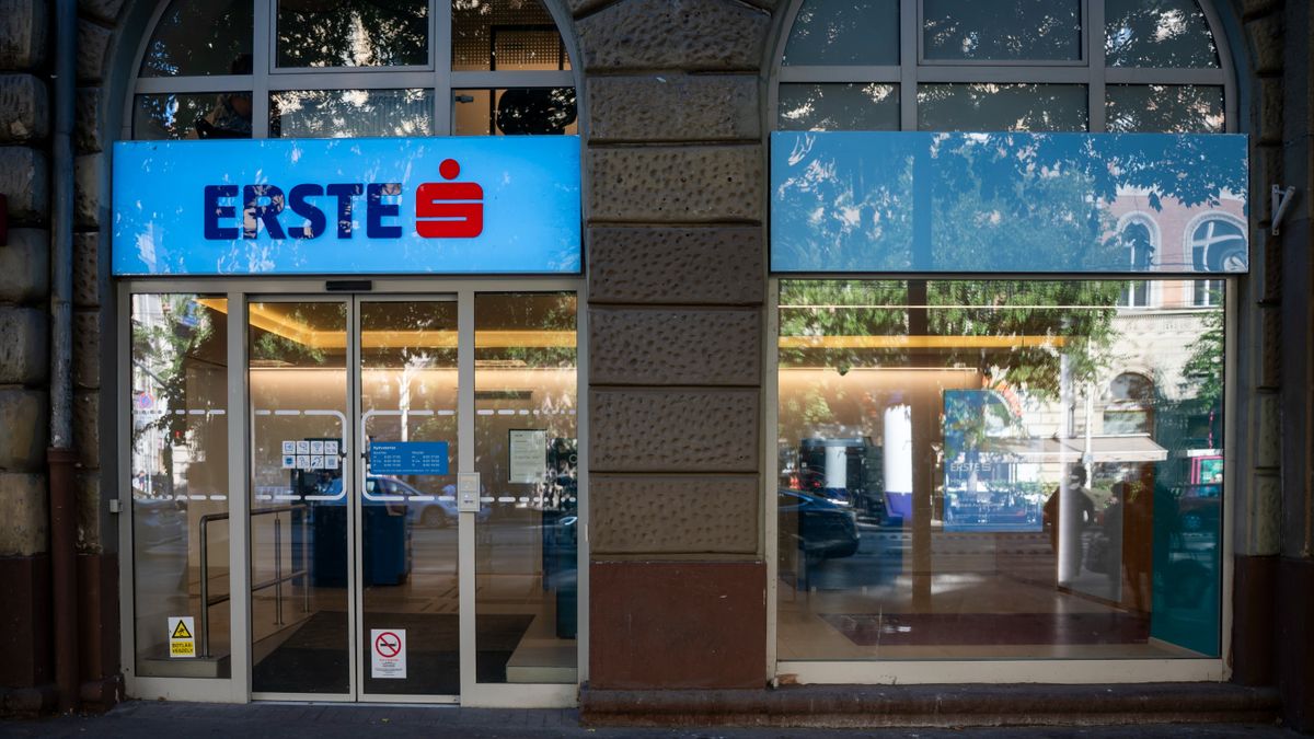 Eddig tartott a türelem: díjat emelnek a bankok és a telekommunikációs cégek
