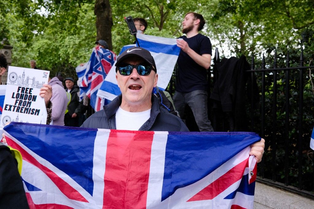 UNITED-KINGDOM-LONDON-ISRAEL-PALESTINE-PROTEST-NAKBA-DAY-COUNTERPROTEST-FLAG