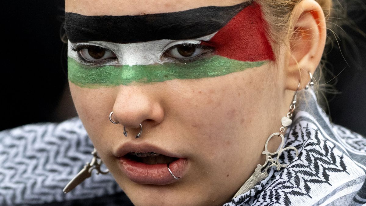 Itt a Z-generációs terrorizmus: Tik-Tokon radikalizálódnak, és az AI segítségével építenek bombát