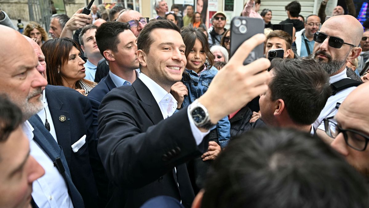A francia jobboldal történelmi áttörés előtt állhat: Bardella megnyerheti az elnökválasztást