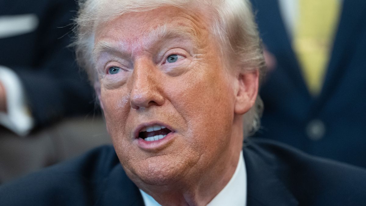 Trump azzal viccelődött, hogy az Egyesült Államok átveszi az irányítást Kubában