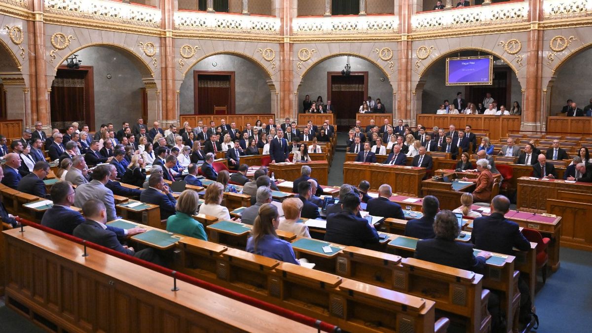 Félelem és apátia az Országgyűlésben.