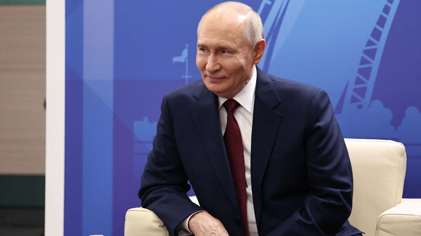 Alexander KAZAKOV / POOL / AFP