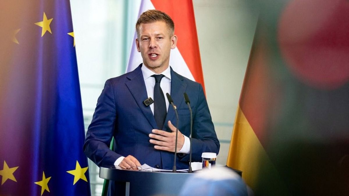 Amíg Magyar Péter Berlinben kapott dührohamot, addig Budapesten már listázásról beszélnek a külügyben