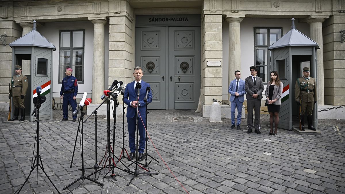 Újabb tüntetés lesz vasárnap Budapesten, a jogállamiság melletti kiállásra buzdítanak