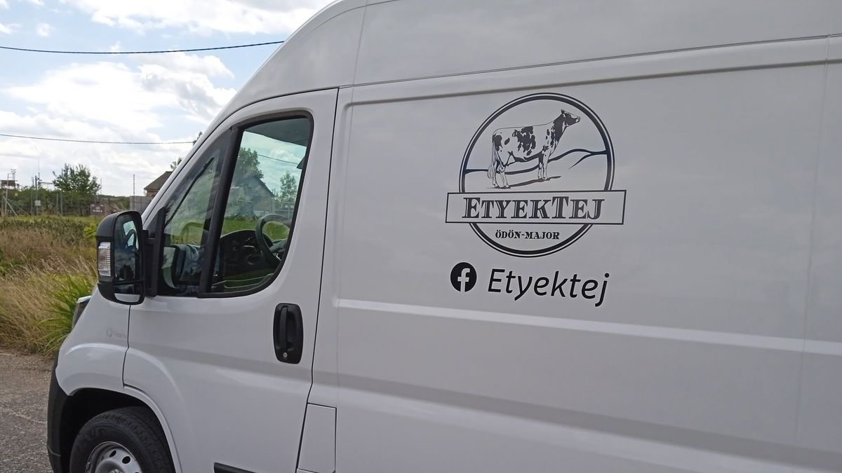 Nem vicc: kiborultak a helyiek a Boci-boci tarka miatt – már az Etyektej dolgozóit is fenyegetik