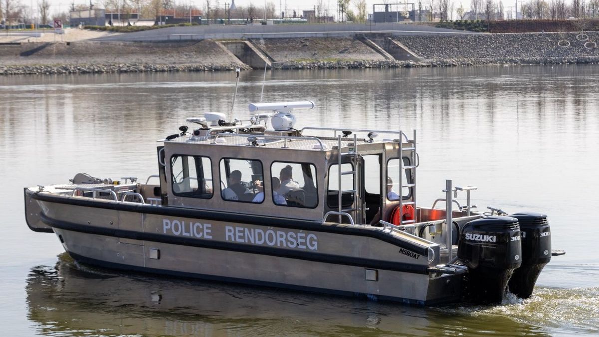 Hajszálon múlt a tragédia: rendőrségi jet-ski és motorcsónak ütközött Bajánál