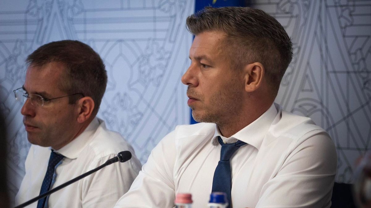 Magyar Péter szerint ilyen a sajtószabadság, már ők is „szerkesztenék” a Mandinert.