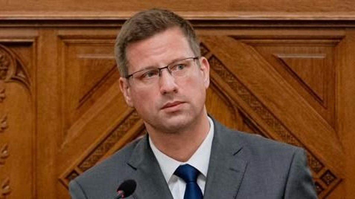 Holnap hatályba lép a migrációs paktum