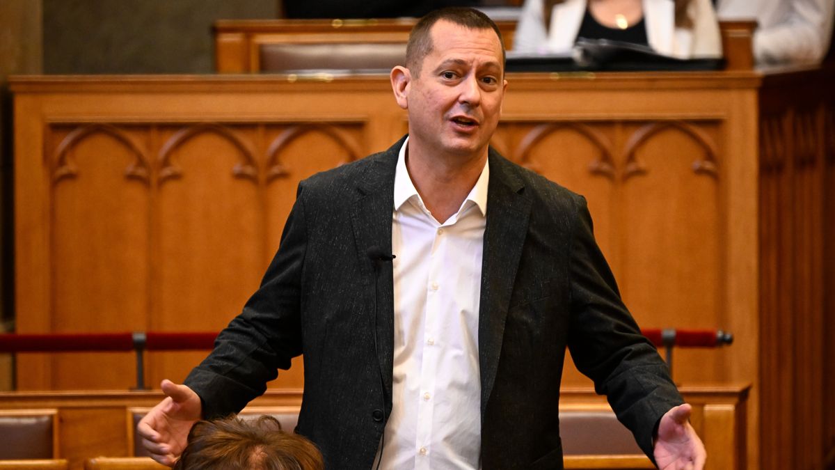 Őrsi Gergelyt és Molnár Zsoltot előállították korrupció miatt.