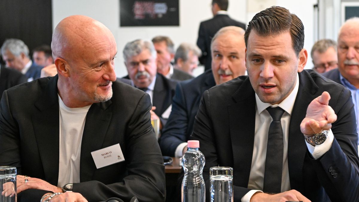 Változtathat a magyarszabályon az MLSZ – a Fradi-szurkolók egy emberként szapulják Szalai Ádámot