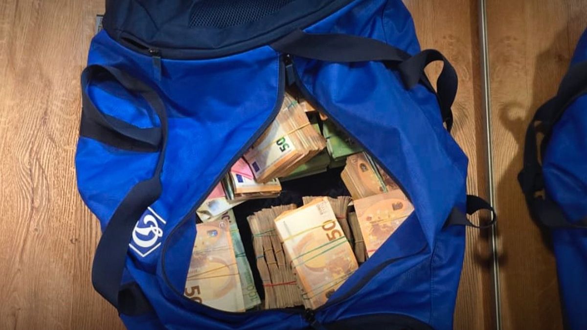 Újabb korrupciós bomba robbant Ukrajnában – meddig maradhat Zelenszkij?