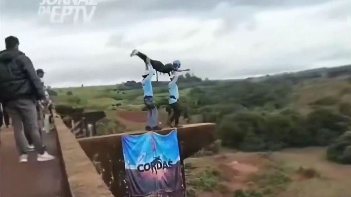 Halálos kimenetelű bungee jumping: biztonsági kötél nélkül dobtak le egy 21 éves nőt a 40 méteres hídról (VIDEÓ)