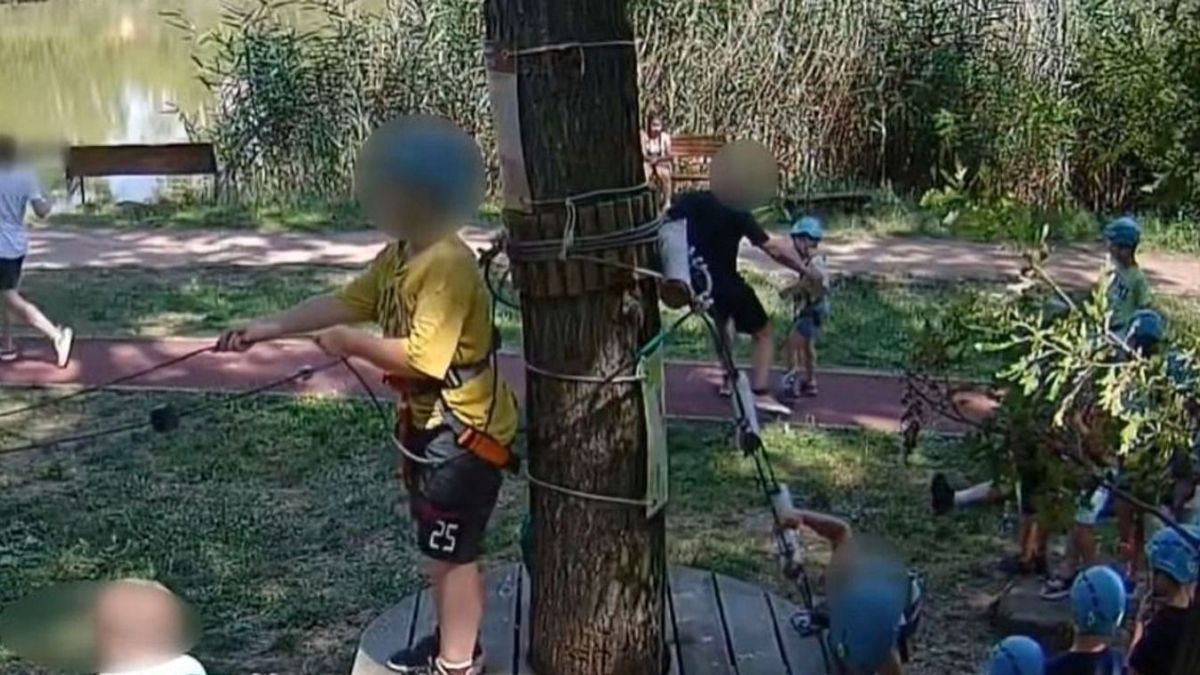Felfüggesztett börtönbüntetésre ítélték azt a karateedzőt, aki felrúgott egy kisfiút Szolnokon