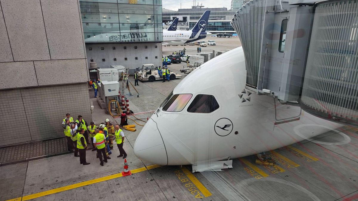 Baleset történt a Lufthansa Los Angelesbe induló járatával Frankfurtban
