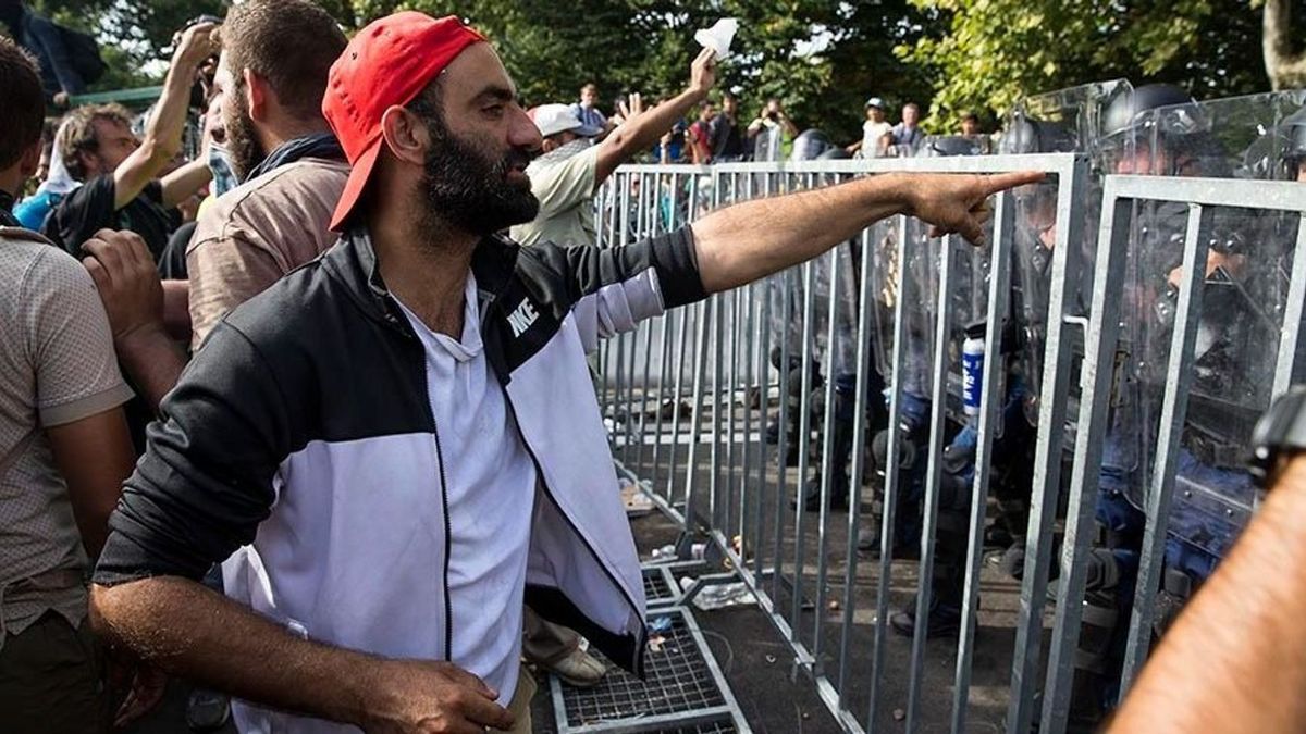Küszöbön a migrációs paktum, hazánknak is komoly árat kell fizetnie