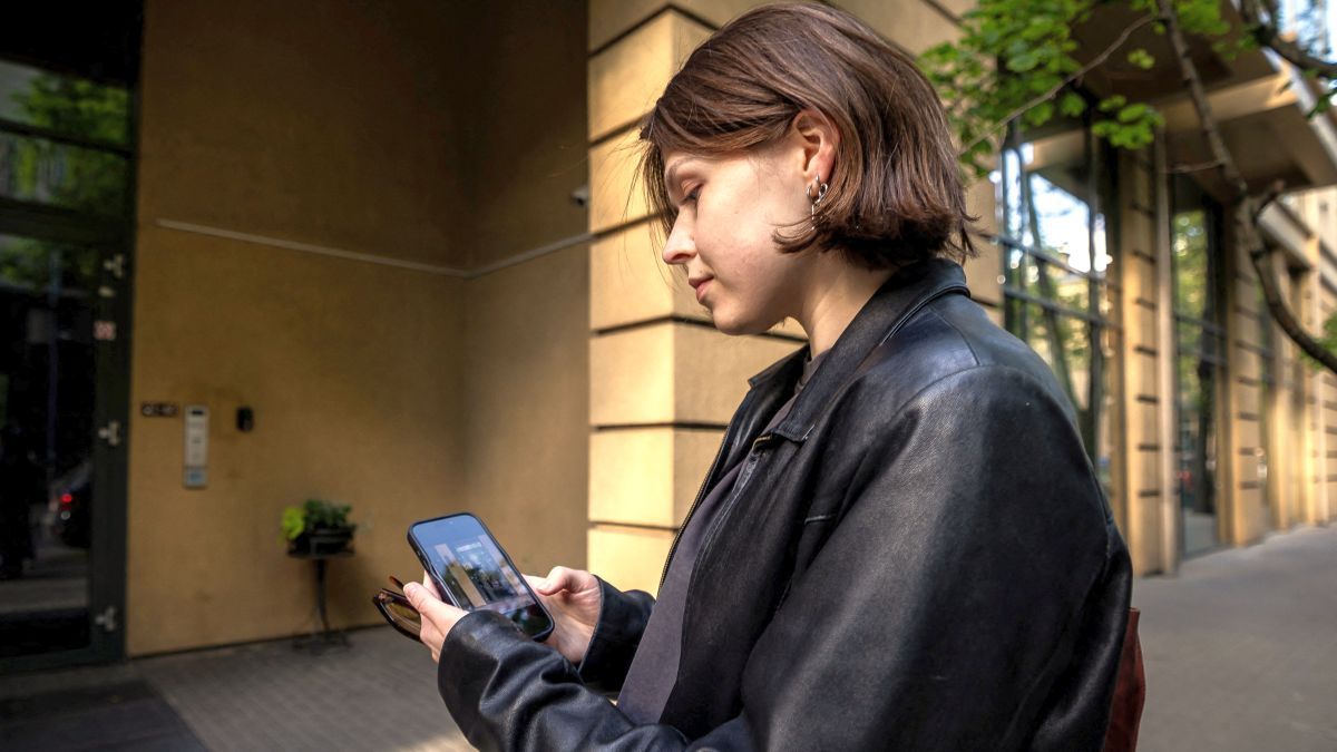 Levezette a Financial Times: a mobiltelefonok miatt csökkennek drasztikusan a születésszámok