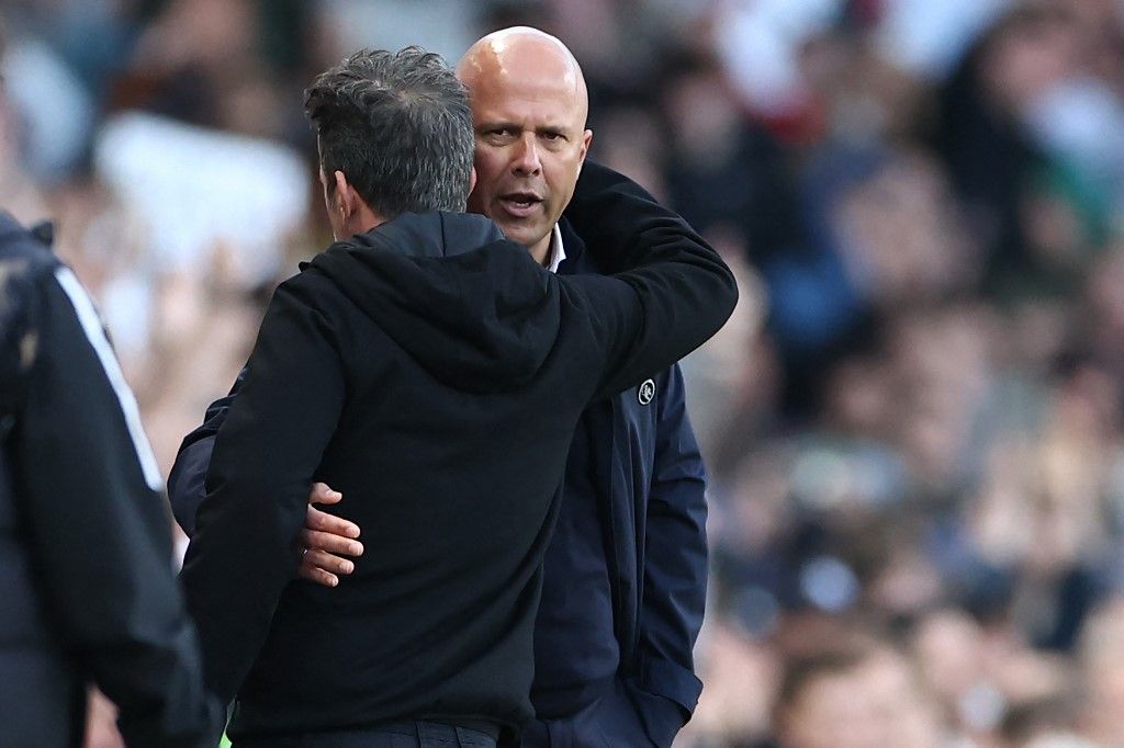 Szoboszlaiék volt edzője, Slot válthatja Marco Silvát a Fulham kispadján