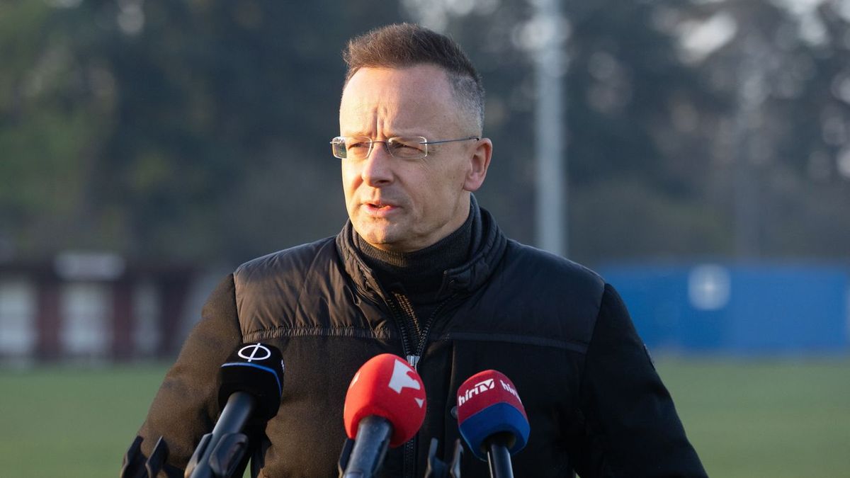 Hoppá: egész Európa behálózására készülnek Szijjártó Péterék