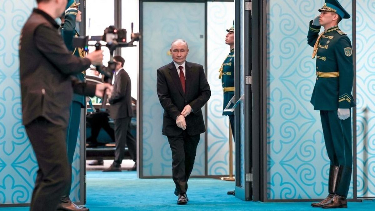 Videón a Szentpétervárt ért ukrán dróntámadás, amely beárnyékolhatja az „orosz Davost”