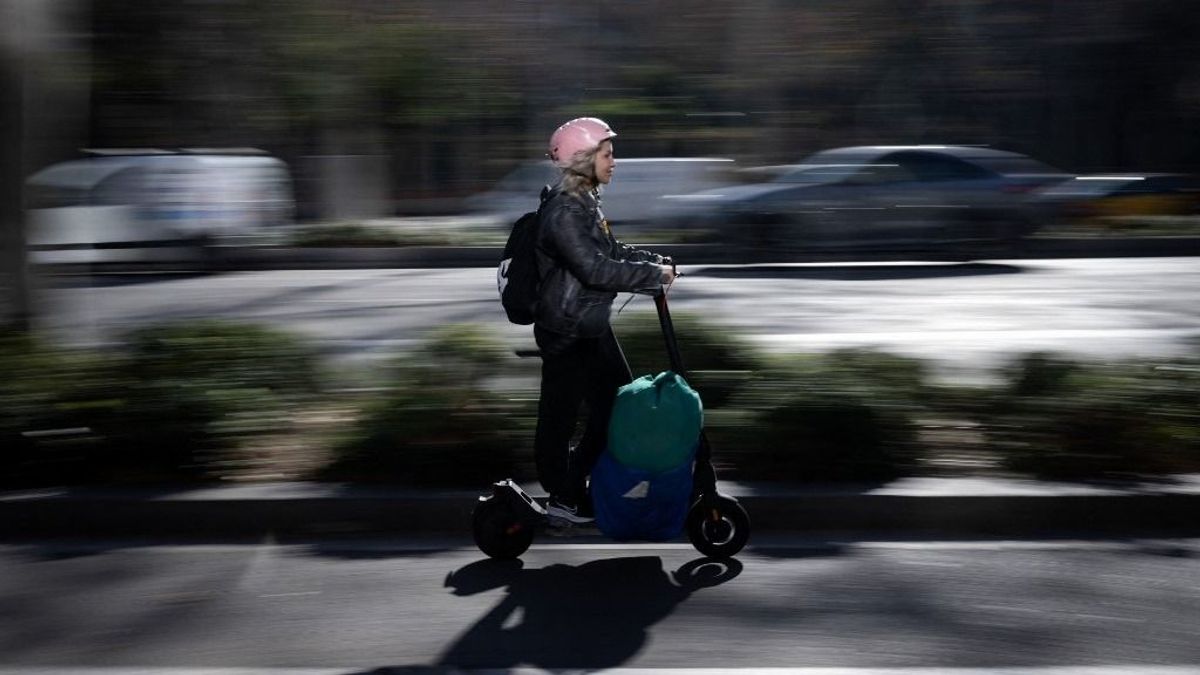 Elektromos roller miatt gyulladt ki egy ház