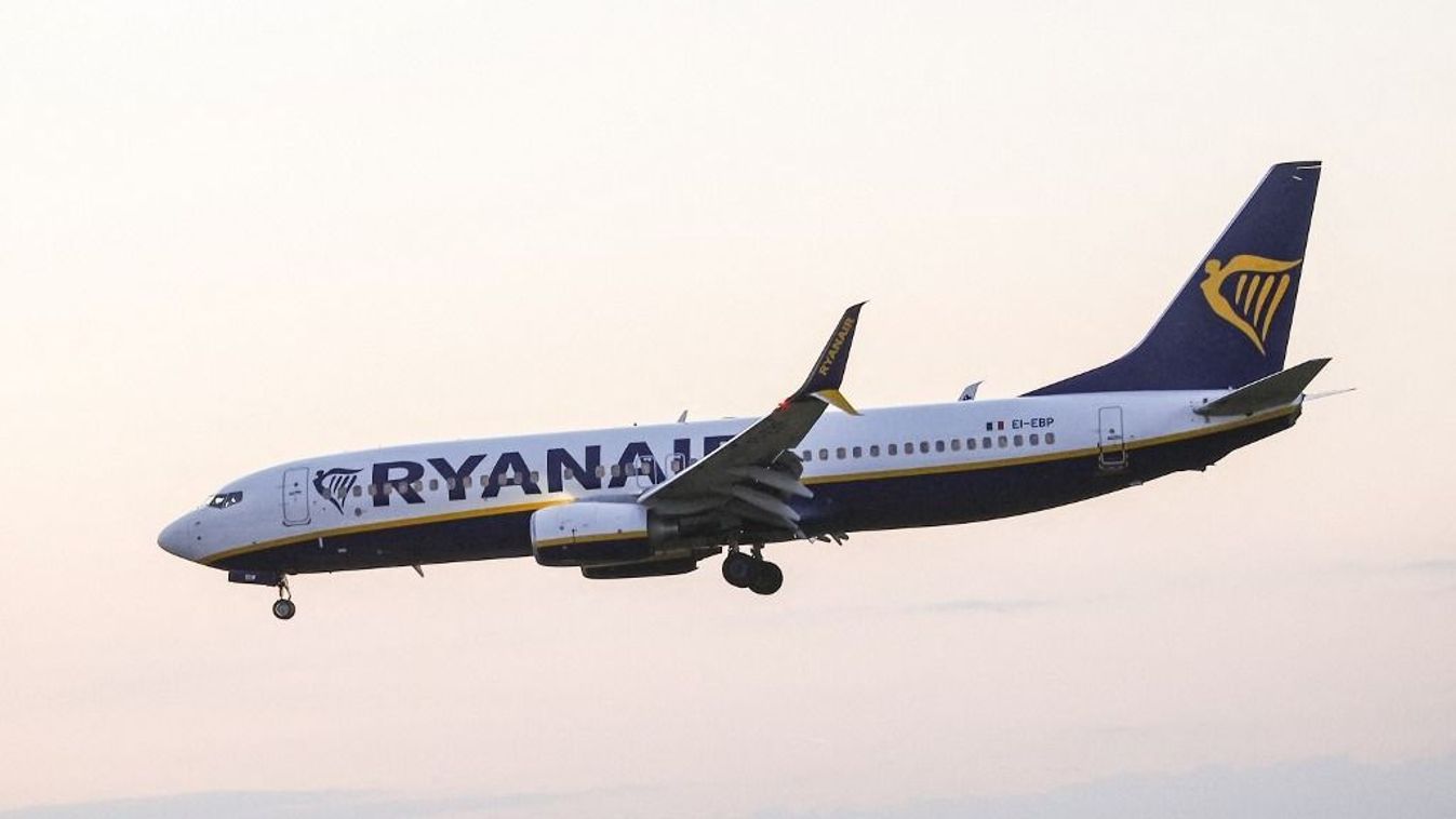 Nem érkezett meg a légiforgalmi irányító, körözni kényszerült a Ryanair gépe Eszék felett