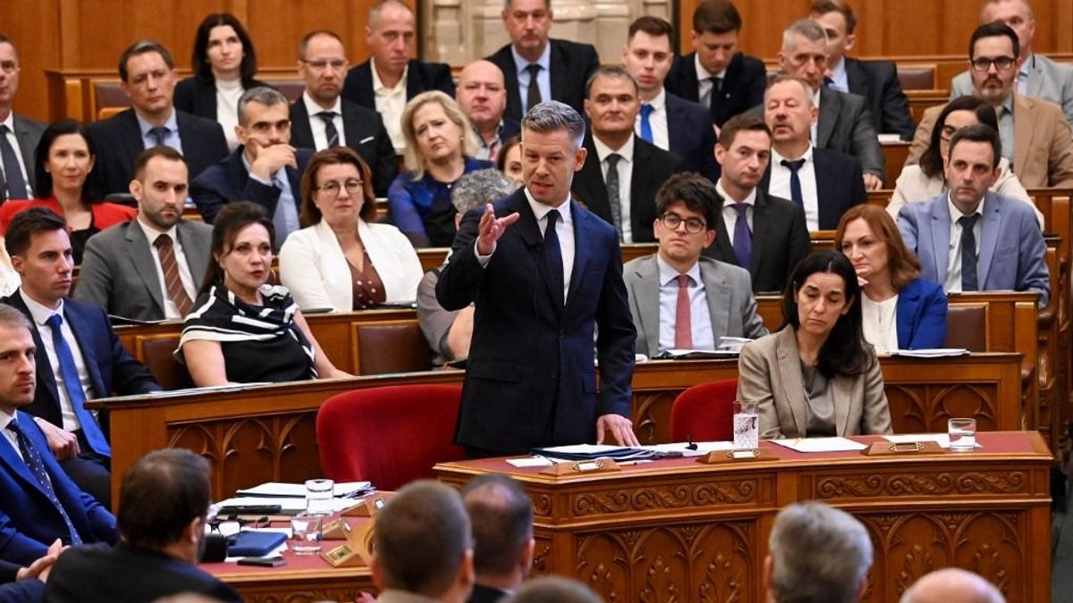 Hivatalos: benyújtotta a kormány az Alaptörvény 17. módosítását, így mozdítanák el Sulyok Tamást