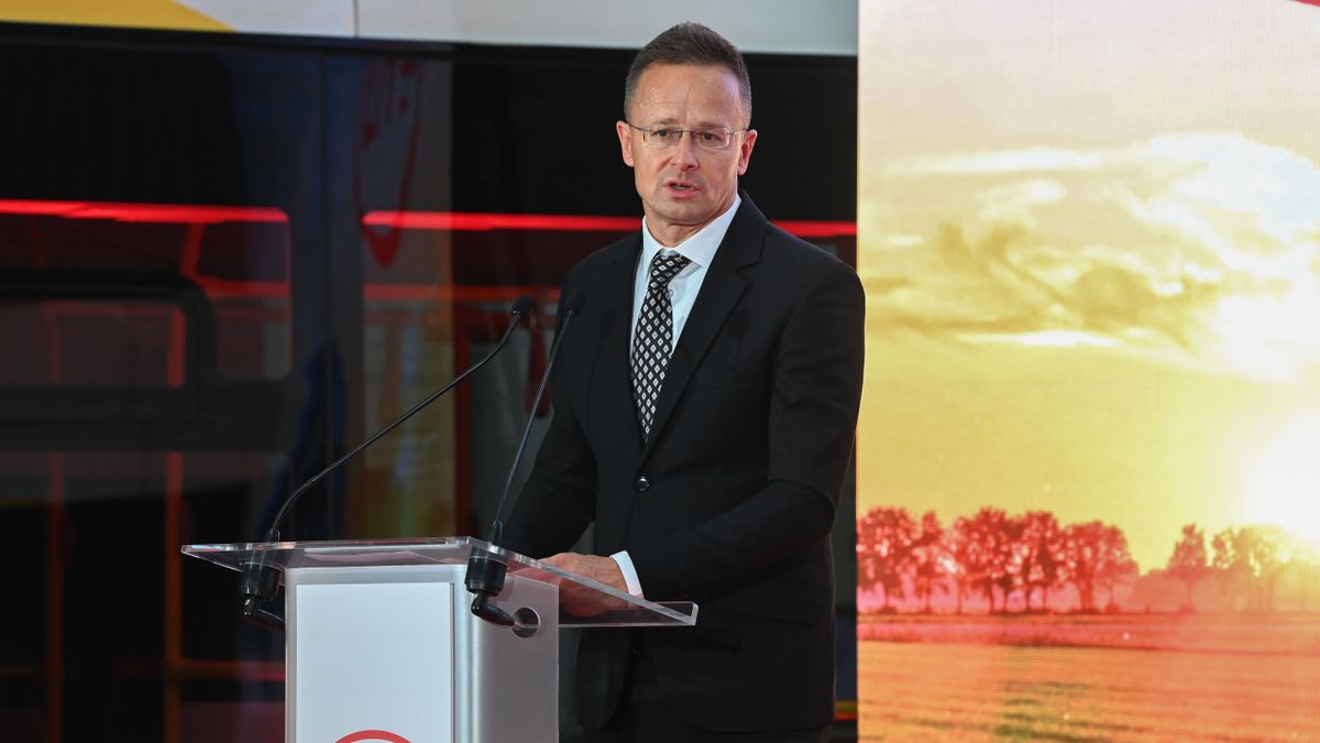 Szijjártó Péter nem tétlenkedett: új pozíciójában hívta fel a szegedi polgármestert
