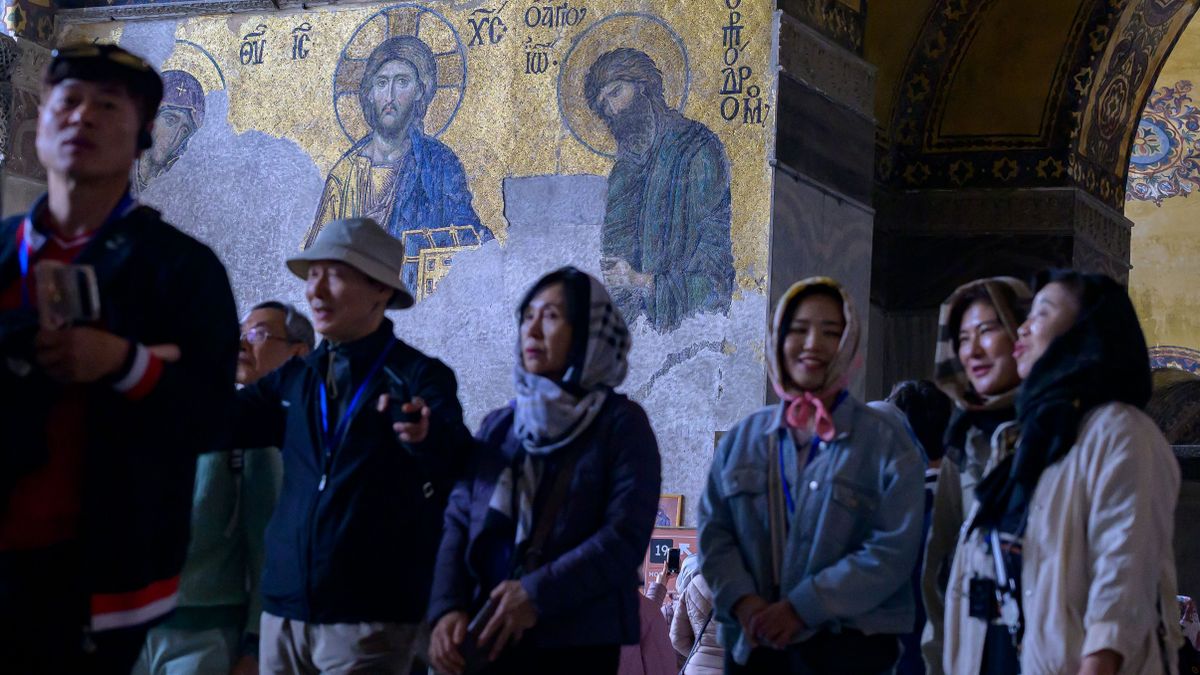 Bibliát olvastak a turisták a Hagia Szófiánál, letartóztatták őket