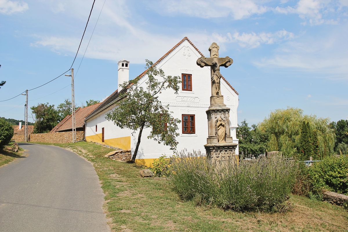 SalfŲld,,Hungary,-,August,13,2021:,SalfŲld,Village,Street,With