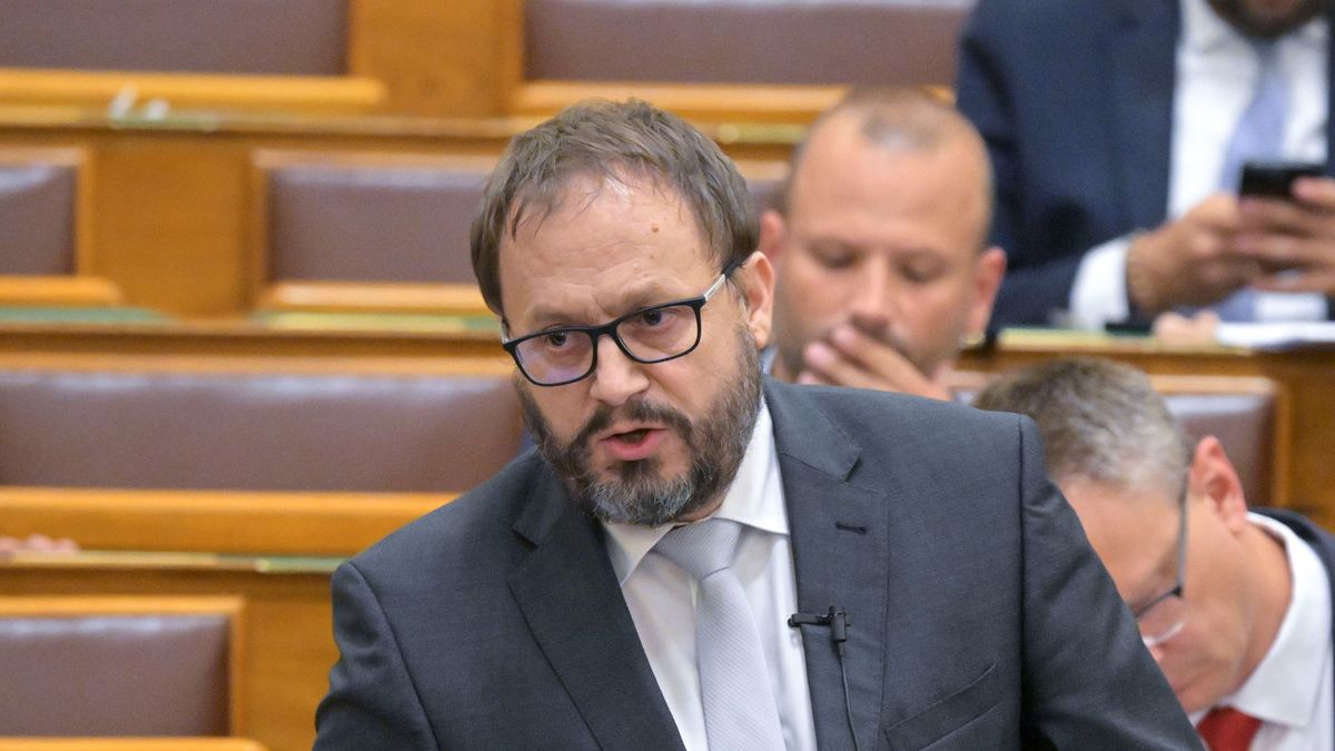 Hitelminősítői döntések előtt a költségvetés: Kármán András és a komoly hitelességi próba