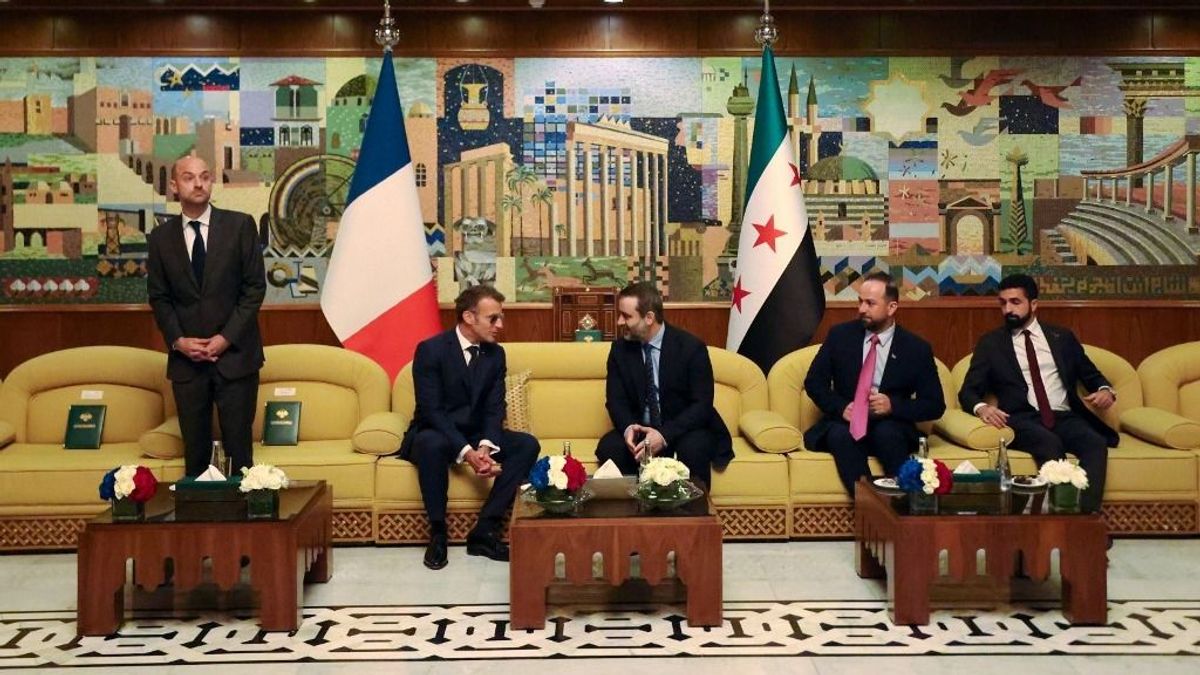 Macron váratlanul Szíriába utazott