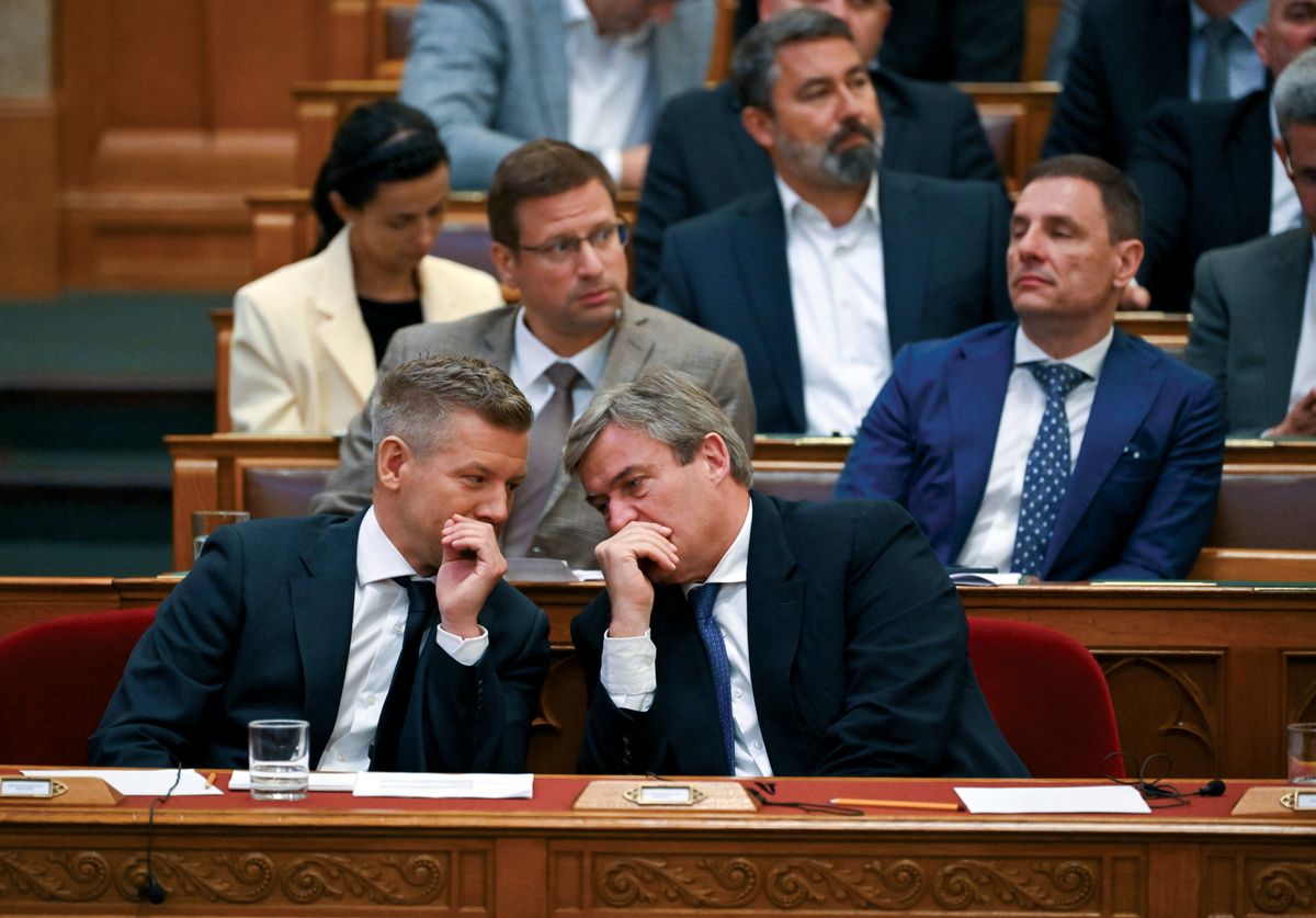 KAPITÁNY István; MAGYAR Péter
