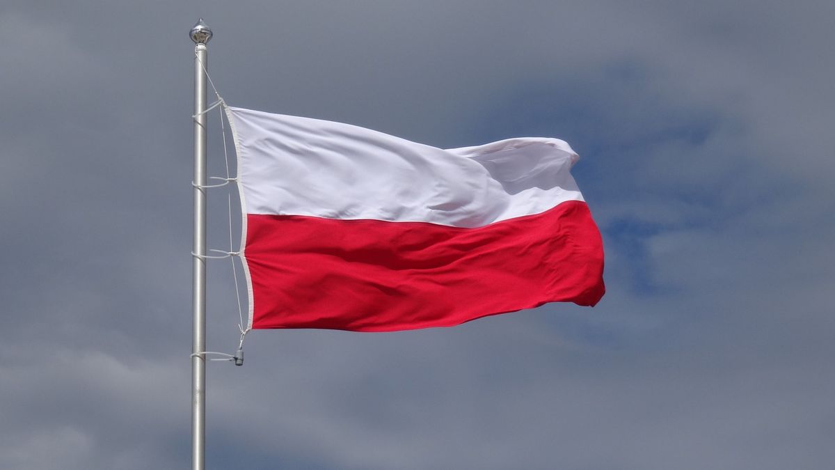 Határozottan tiltakoznak a lengyelek a magyar közmédia erőszakos átvétele ellen
