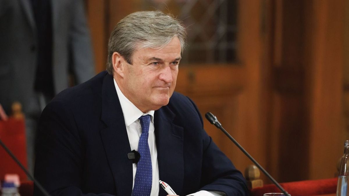 Mit érdemel az a destruktív elem, aki a tiltott esti időszakban energiafaló streamelésre buzdít?