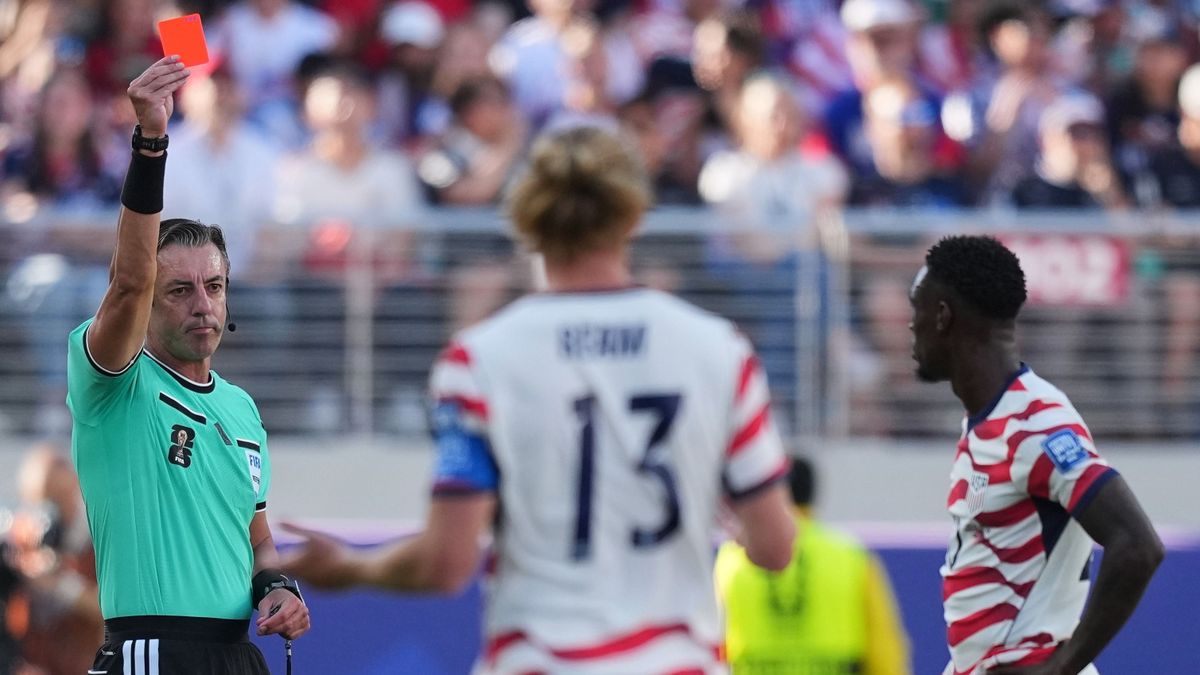 Forrong a futballvilág: Trump intézhette el a FIFA-nál az egyik legjobb amerikai játékos eltiltásának felfüggesztését