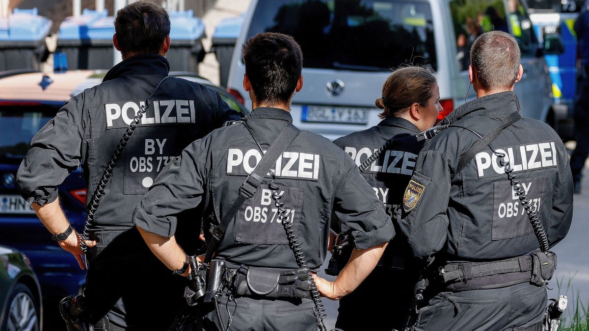Rasszista inzultus miatt házkutatást tartott a német rendőrség egy csapat tininél