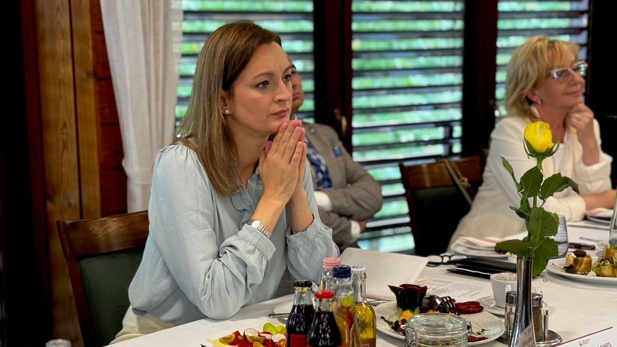 Forsthoffer Ágnes nyilvánosan üzent Hadházy Ákosnak