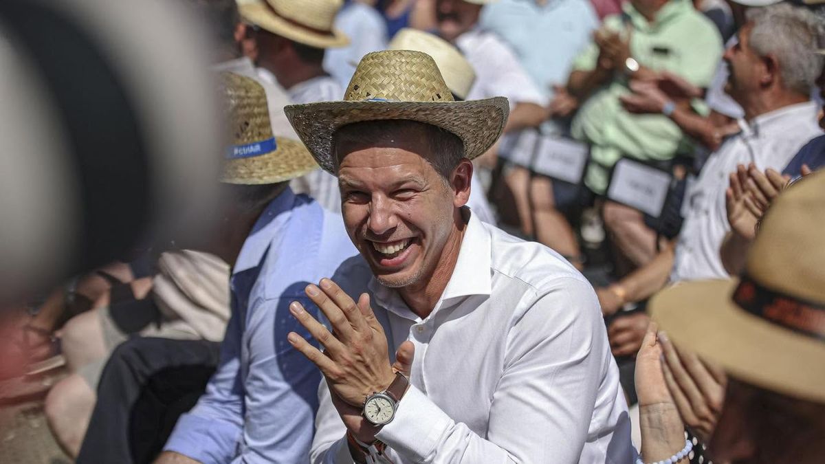 Örkény elmosolyodna, ha ezt látná: 0,1 és 0,4 forint híján érte el az üzemanyag átlagára a kivezetett védett árat
