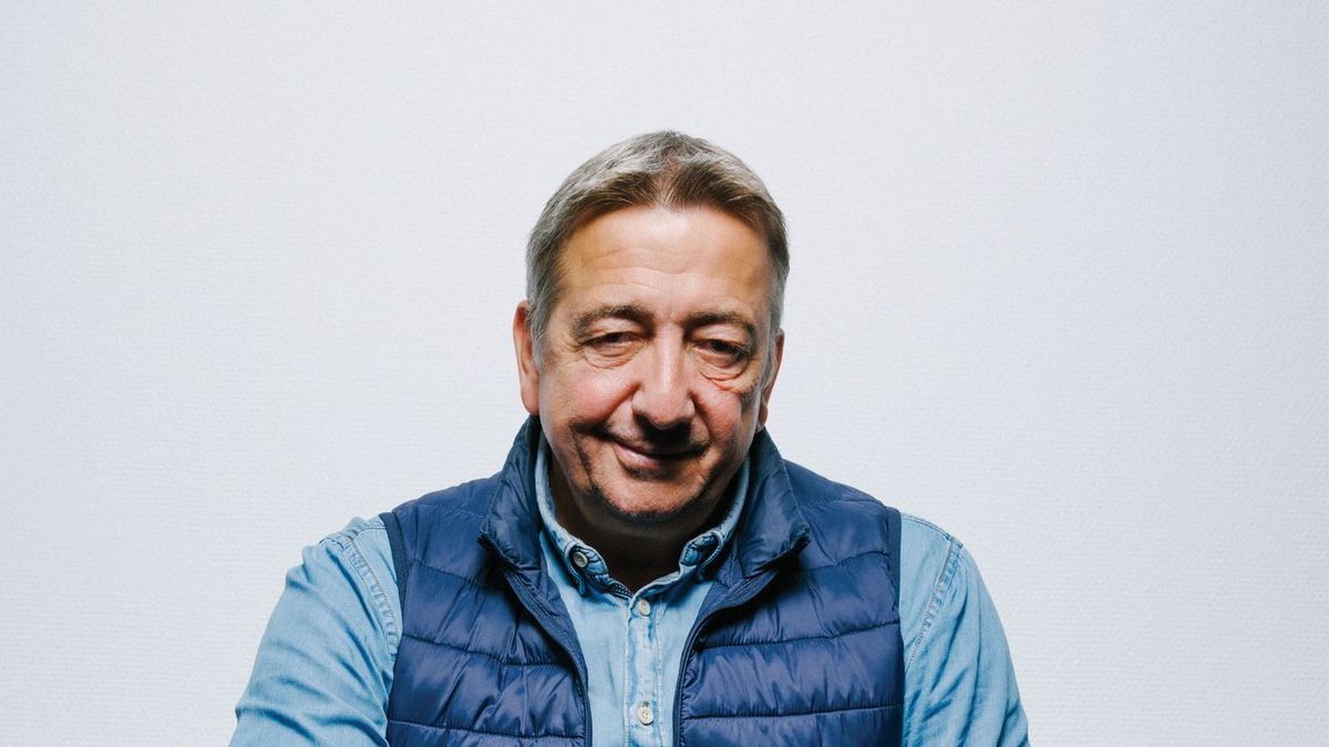„Ez maga az önkény, ez maga a rendőrállam!” – tüntetésre hív Bayer Zsolt