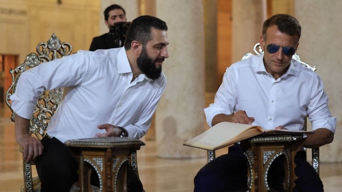 Robbantottak Szíriában Macron látogatásakor